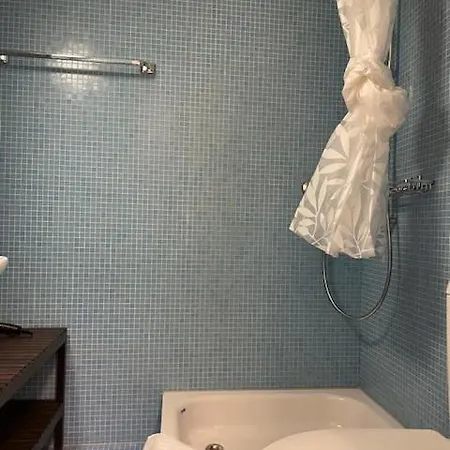 Fantastic In The Centre - Art 8 Apartment *
