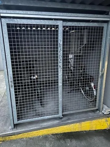 Fantastic In The Centre - Art 8 *