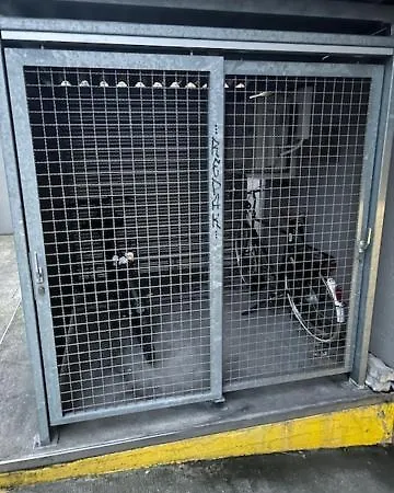 Fantastic In The Centre - Art 8 *